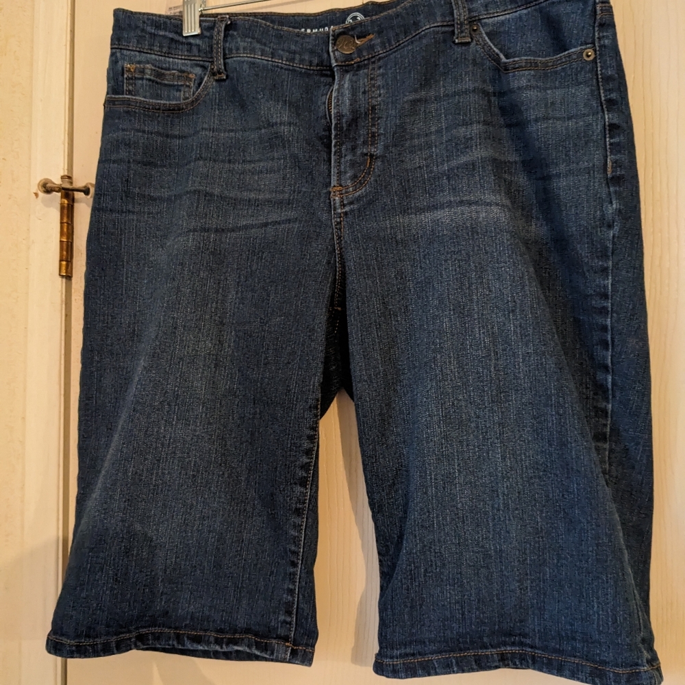 Women's 16 Bermuda Shorts